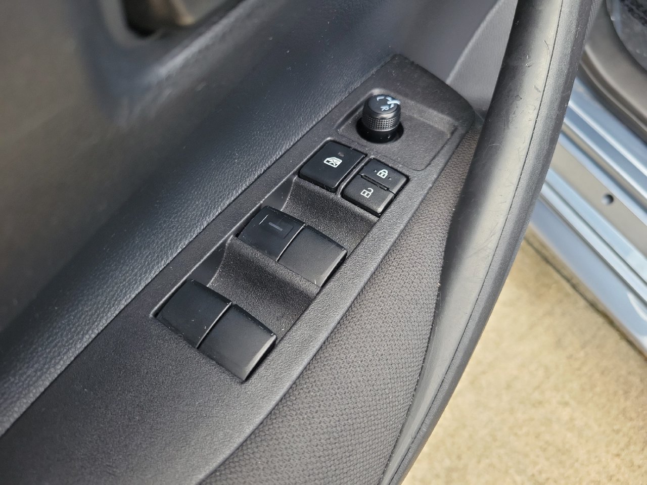Used 2025 Toyota Corolla LE FWD image 14