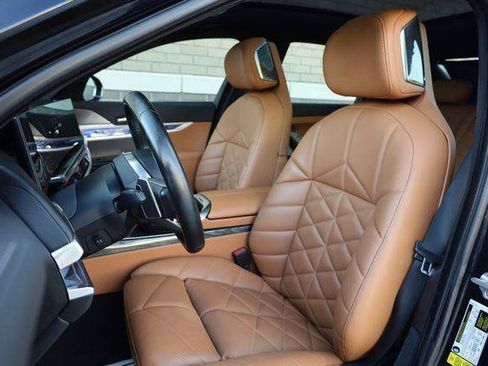 Used 2023 BMW 740i w/ Parking Assistance Package RWD image 17
