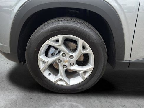 Used 2026 Chevrolet Trax LS w/ LS Convenience Package FWD image 23