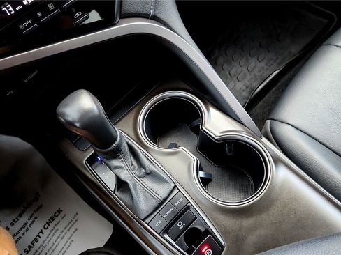 Certified 2023 Toyota Camry SE image 21