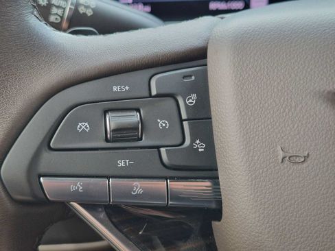 Used 2023 Cadillac Escalade Premium Luxury AWD/4WD image 22