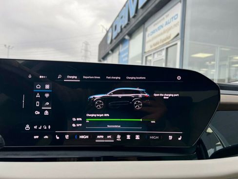 Used 2025 Audi Q6 e-tron Premium Plus w/ Premium Plus image 29