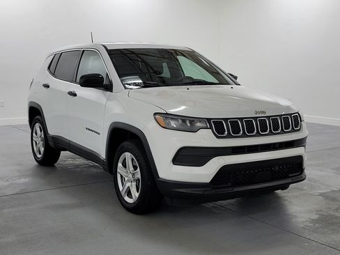 Used 2023 Jeep Compass Sport AWD/4WD image 2