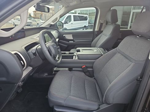 Used 2025 Ford Expedition Max Active AWD/4WD image 12