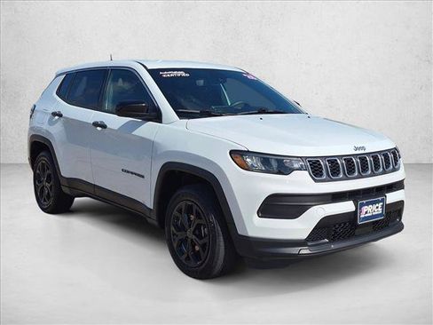 Used 2025 Jeep Compass Sport AWD/4WD image 3