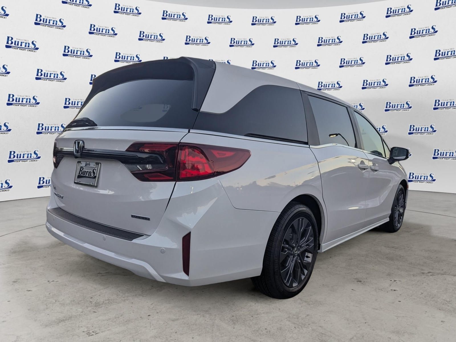 New 2027 Honda Odyssey Touring image 3