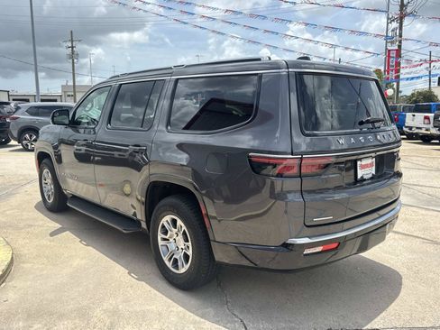 Used 2022 Jeep Wagoneer Series I AWD/4WD image 5