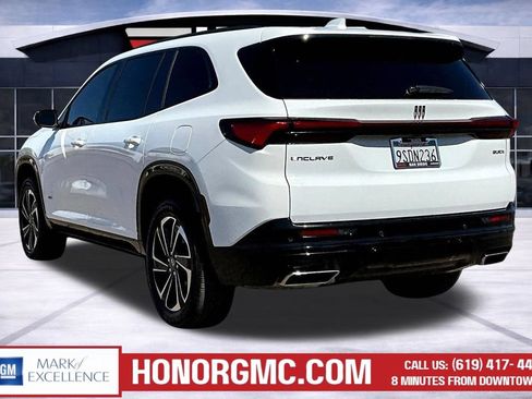 Used 2025 Buick Enclave Sport Touring w/ LPO, Floor Liner Package FWD image 4