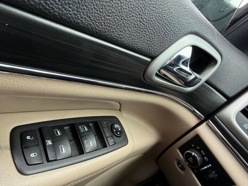 Used 2020 Jeep Grand Cherokee Limited w/ Luxury Group II image 14