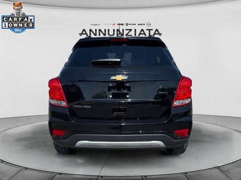Used 2021 Chevrolet Trax LT w/ Premium Seat Package AWD/4WD image 4