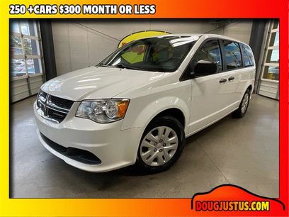 Used 2019 Dodge Grand Caravan SE w/ UConnect Hands-Free Group