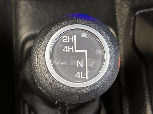 Certified 2025 Jeep Wrangler Sport AWD/4WD image 31