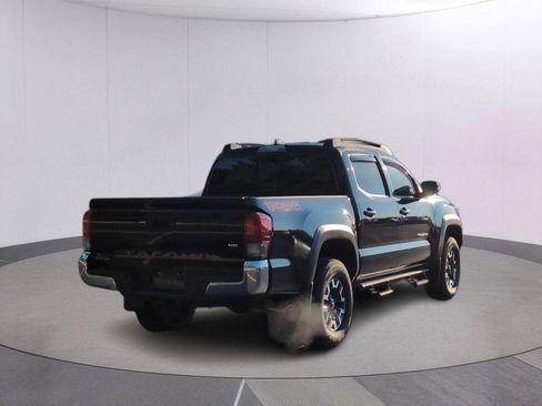 Used 2017 Toyota Tacoma TRD Off-Road w/ Tow Package (A/T) AWD/4WD image 5