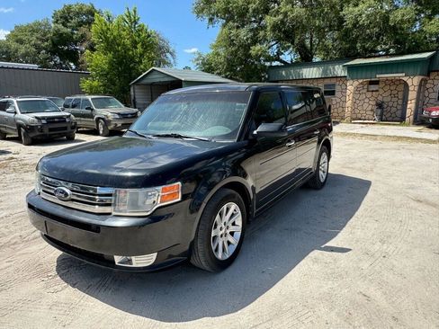 Used 2011 Ford Flex SEL FWD image 2