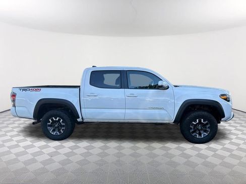 Used 2023 Toyota Tacoma TRD Off-Road w/ Technology Package AWD/4WD image 4