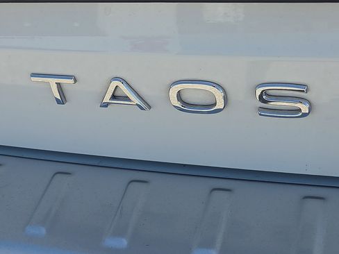 Used 2024 Volkswagen Taos S FWD image 8