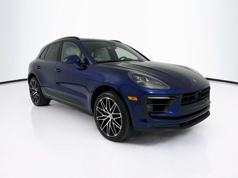 Certified 2024 Porsche Macan S AWD/4WD image 9