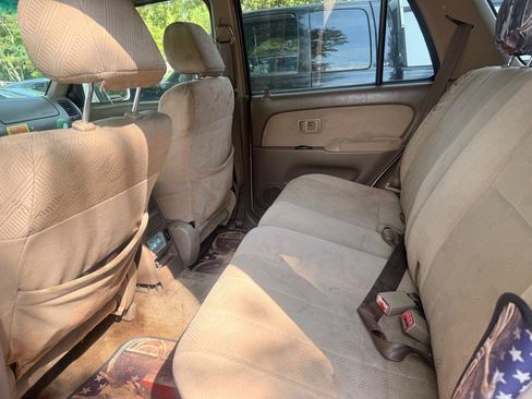 Used 2002 Toyota 4Runner SR5 RWD image 7