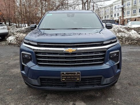 Used 2026 Chevrolet Traverse LT w/ Driver Confidence Package image 2