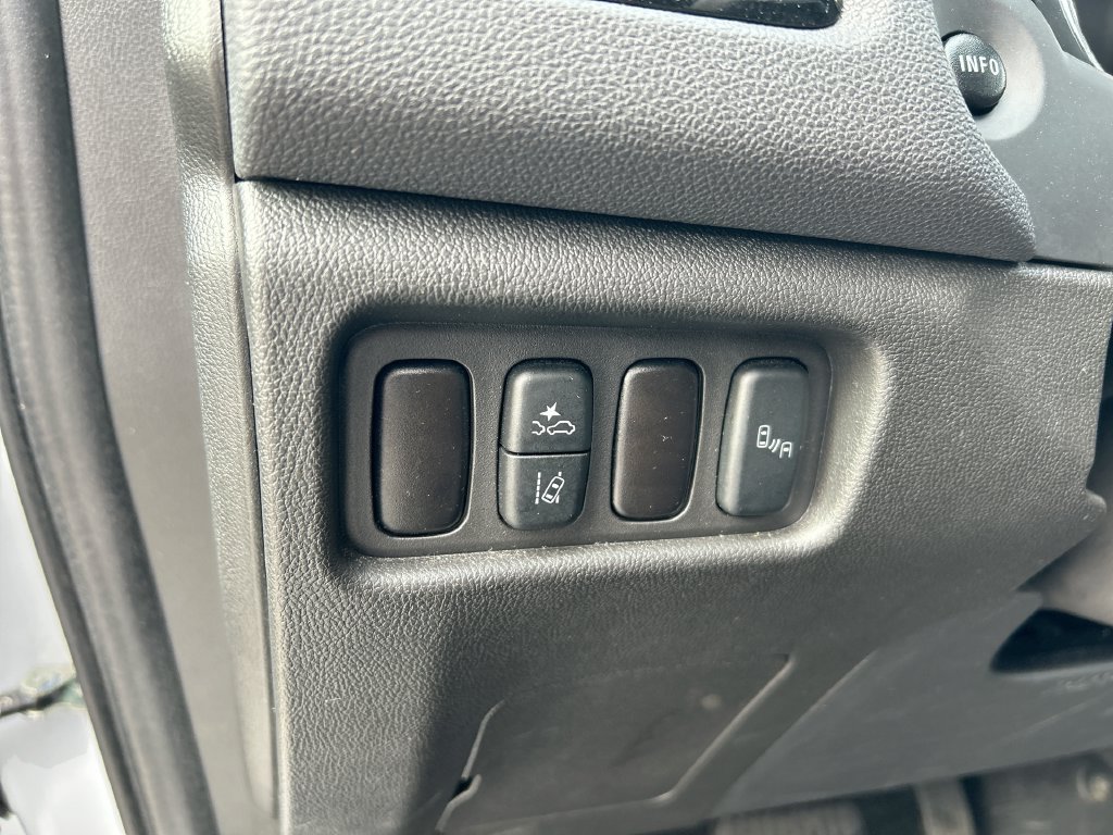 Used 2025 Mitsubishi Outlander Sport SE AWD/4WD image 13