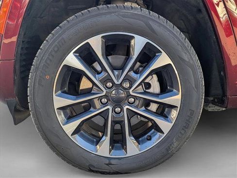 Used 2022 Jeep Grand Cherokee Overland w/ Luxury Tech Group IV image 10