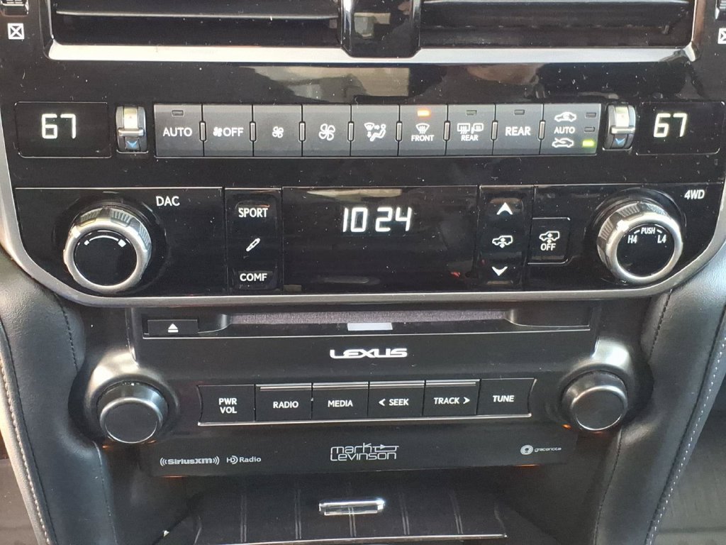 Used 2023 Lexus GX 460 Luxury w/ Sport Design Package AWD/4WD image 19