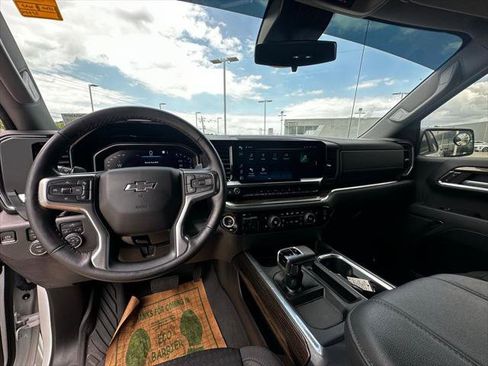 Used 2023 Chevrolet Silverado 1500 LT Trail Boss w/ LPO, Dark Essentials Package AWD/4WD image 13