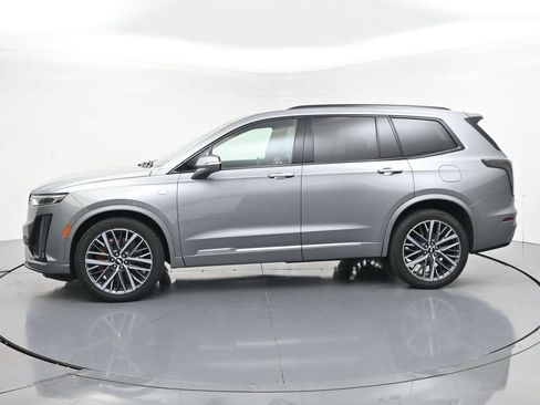 Used 2024 Cadillac XT6 Sport AWD/4WD image 3