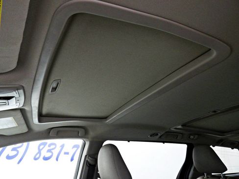 Used 2017 Toyota Sienna Limited image 20