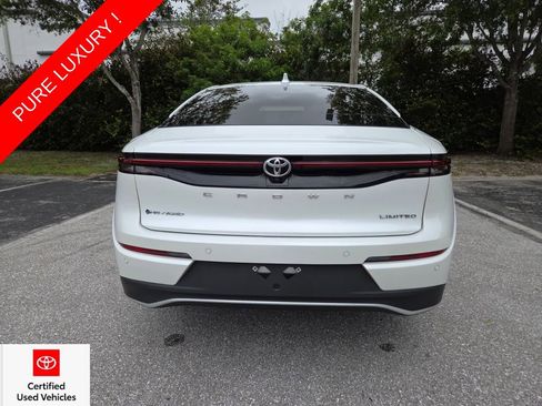 Used 2024 Toyota Crown AWD/4WD image 10