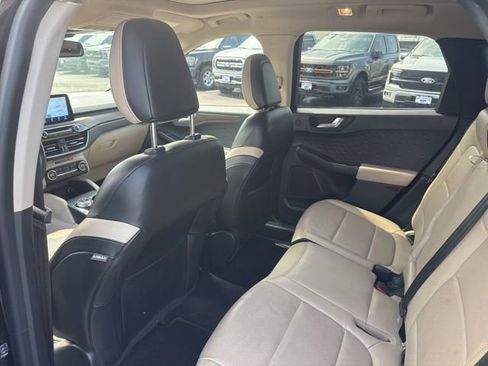 Used 2020 Ford Escape Titanium AWD/4WD image 23