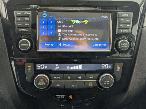 Used 2016 Nissan Rogue SV w/ SV Premium Package image 21