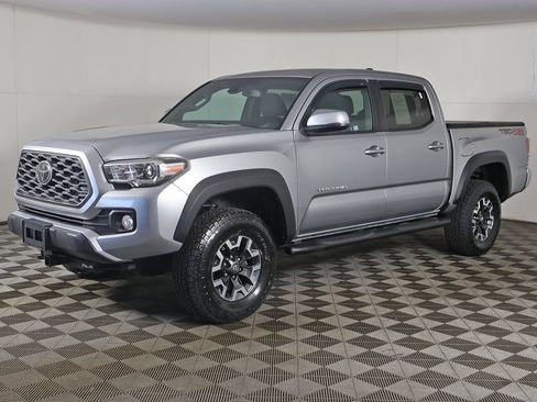 Used 2022 Toyota Tacoma TRD Off-Road AWD/4WD image 5