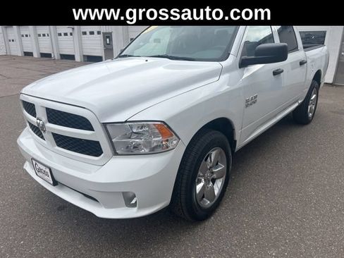 Used 2017 RAM 1500 Express AWD/4WD image 4