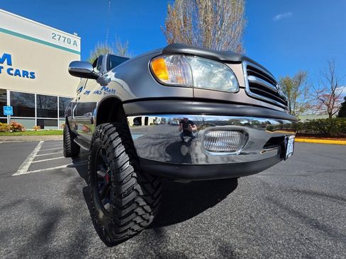 Used 2000 Toyota Tundra SR5 image 9