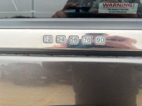 Used 2017 Lincoln Navigator Reserve image 11