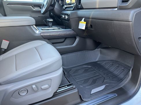 New 2026 GMC Sierra 1500 SLT w/ SLT Premium Package image 17