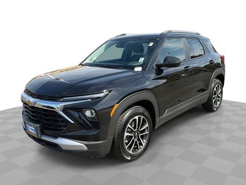 Certified 2026 Chevrolet TrailBlazer LT w/ LT Cold Weather Package FWD image 1