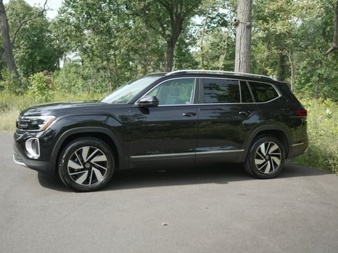 Used 2025 Volkswagen Atlas SEL image 10