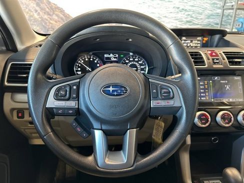 Used 2018 Subaru Forester 2.5i Premium image 11