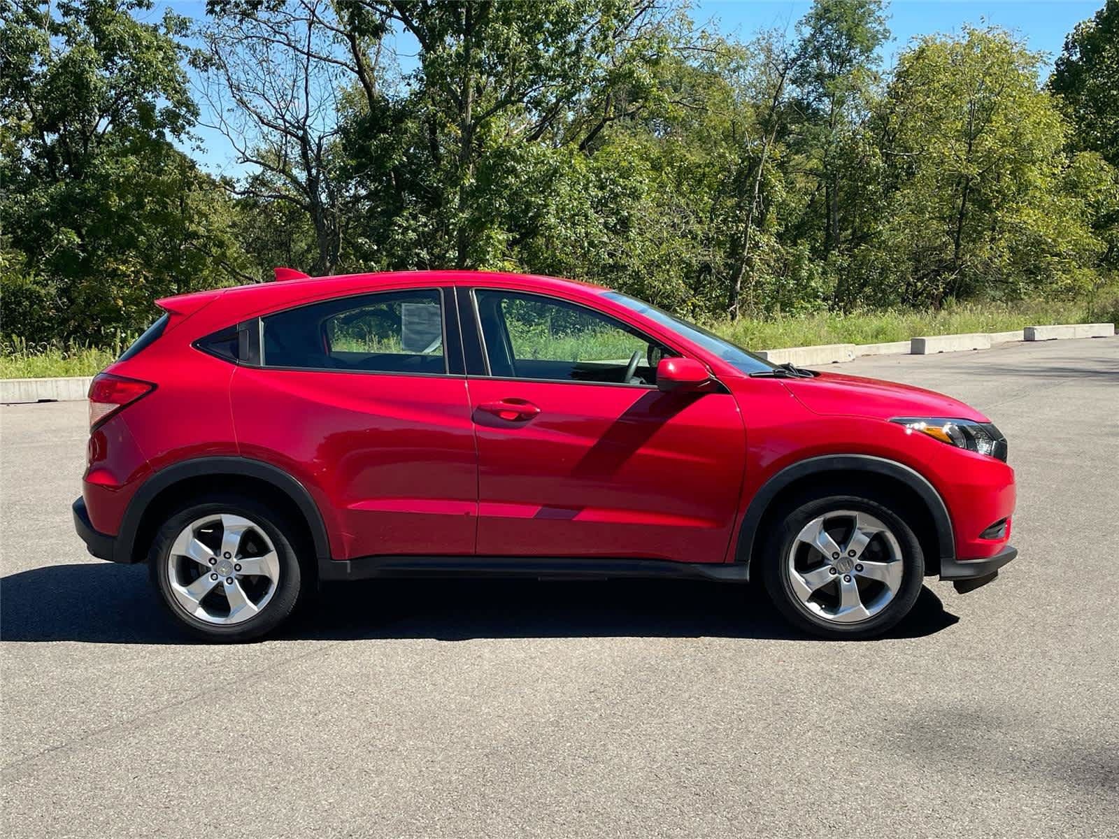 Used 2016 Honda HR-V LX image 3