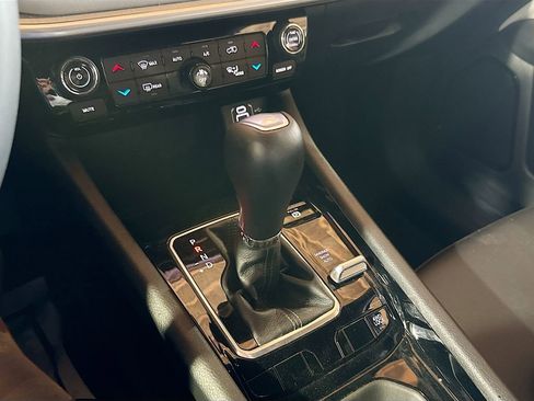 Used 2026 Jeep Compass Limited image 17