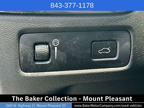 Used 2019 Volvo XC60 T5 Momentum w/ Multimedia Package AWD/4WD image 10