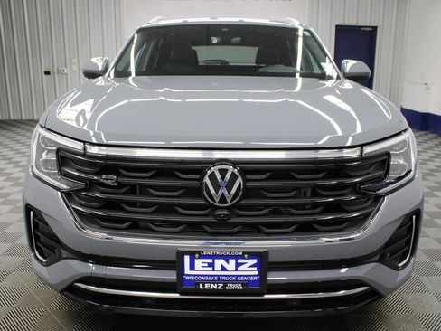 Used 2024 Volkswagen Atlas Cross Sport SEL Premium R-Line image 45