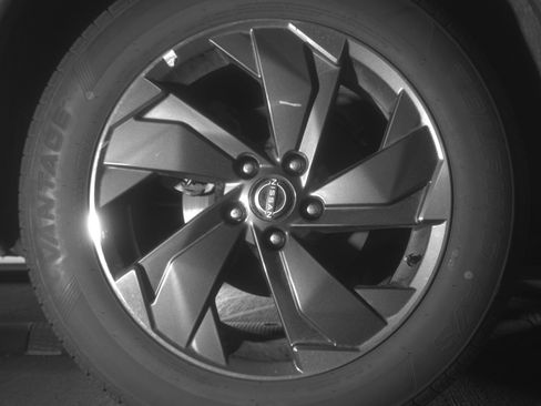 Used 2025 Nissan Rogue SV FWD image 15