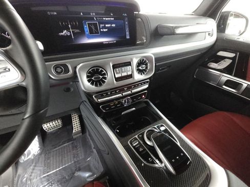 Used 2024 Mercedes-Benz G 550 image 15