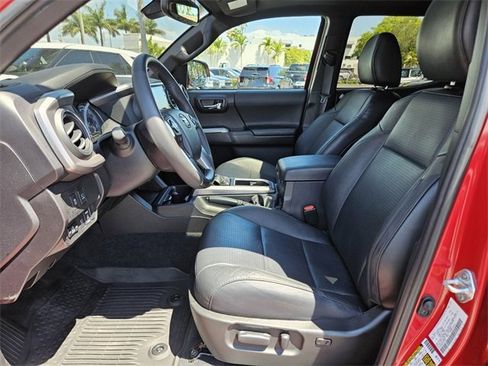 Used 2023 Toyota Tacoma Limited image 3