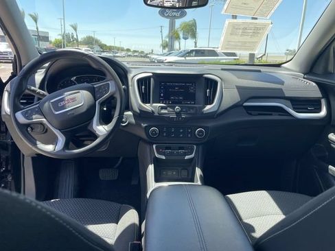Used 2024 GMC Terrain SLE AWD/4WD image 19