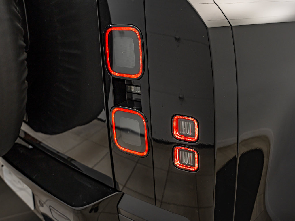 New 2026 Land Rover Defender 110 S AWD/4WD image 9