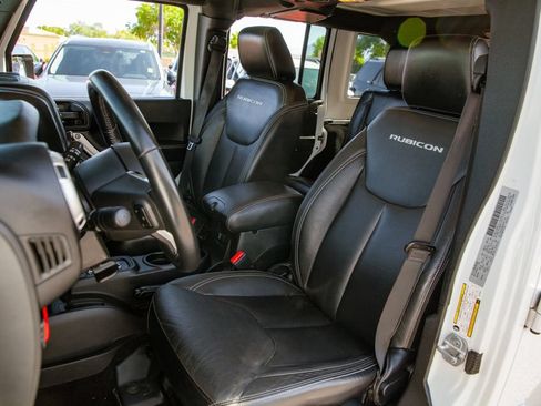 Used 2016 Jeep Wrangler Unlimited Rubicon AWD/4WD image 12